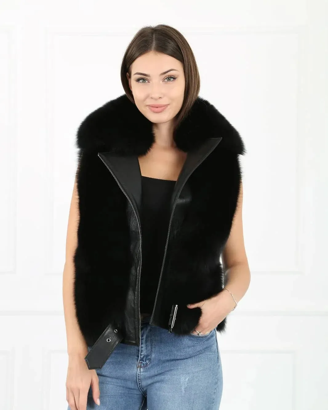 Elegant Black Lamb Leather & Fox Fur Jacket with Removable Sleeves