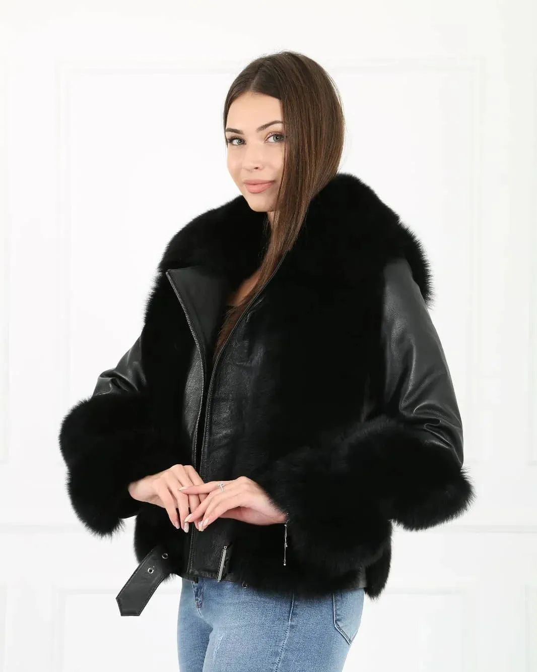 Elegant Black Lamb Leather & Fox Fur Jacket with Removable Sleeves