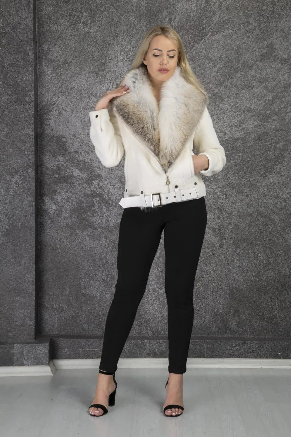 Elegant White Lamb Leather & Fox Fur Jacket with Removable Sleeves