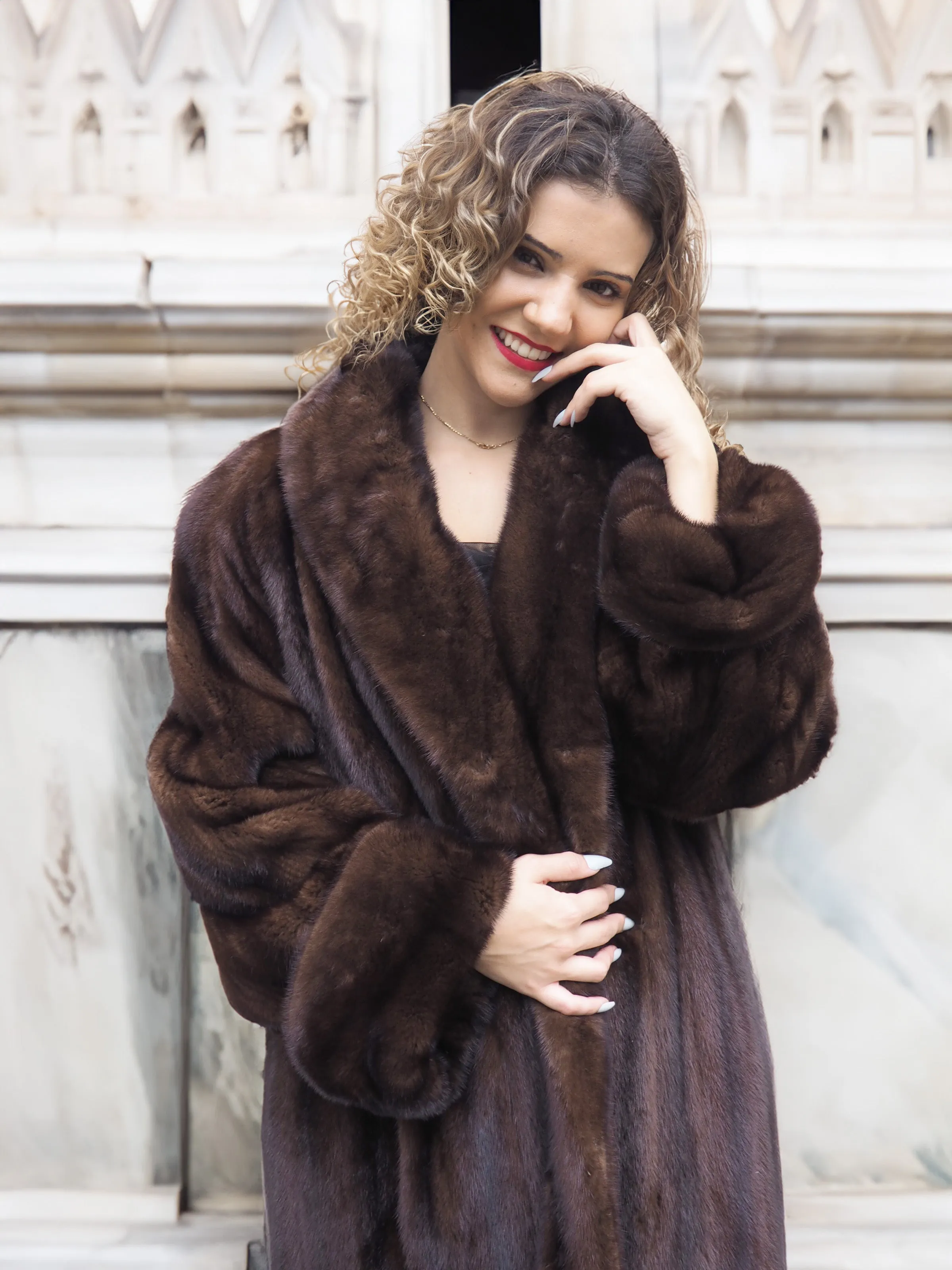 Luxurious Mahogany Lunaraine Canadian Mink Fur Coat By Creeds L/XL