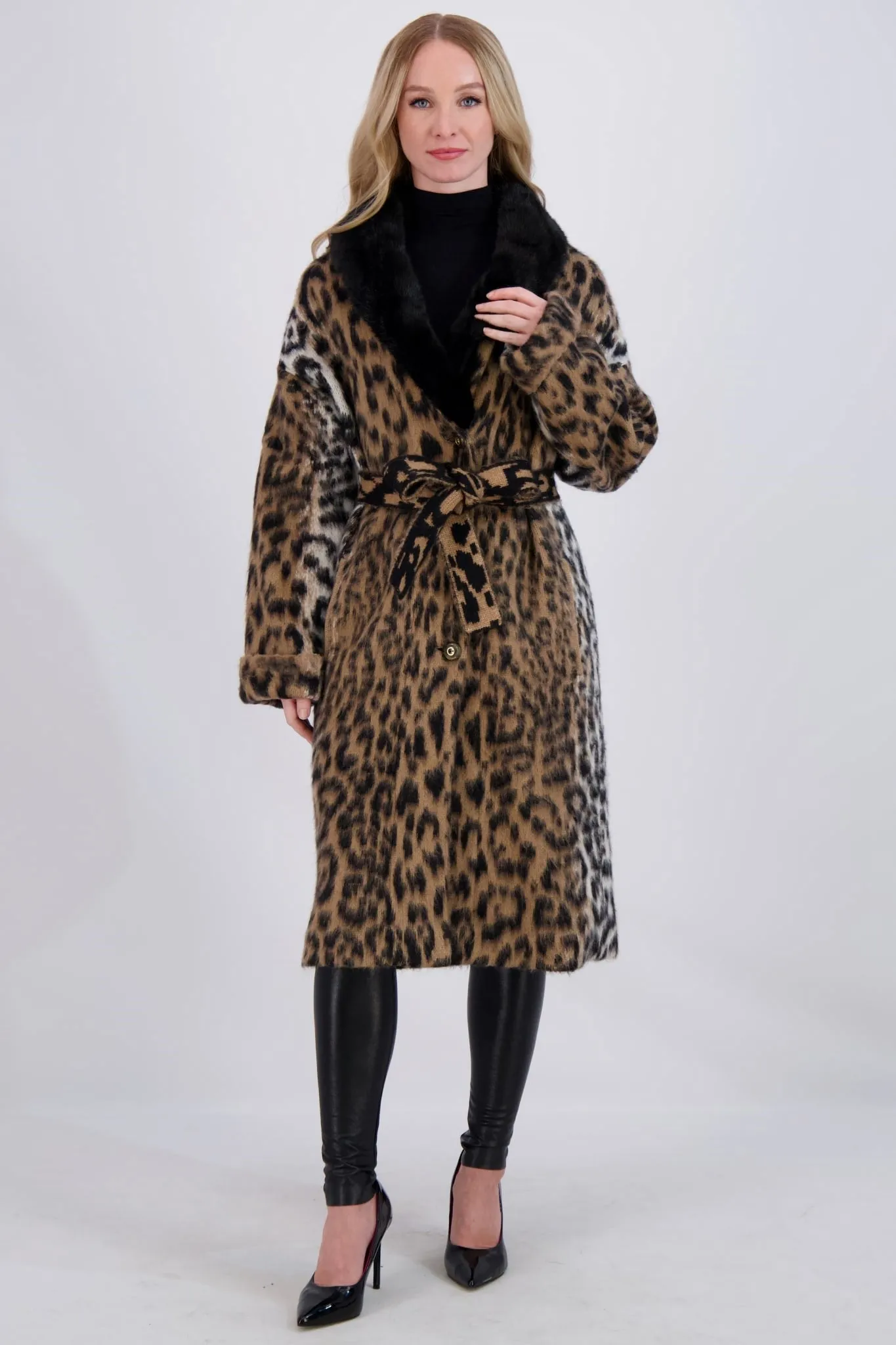 WOOL SHORT COAT WITH MINK COLLAR